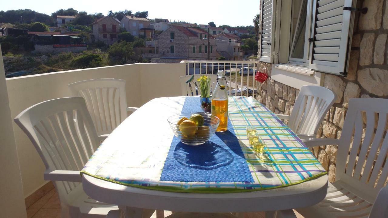 Apartment Karuza Rukavac Vis Eksteriør bilde